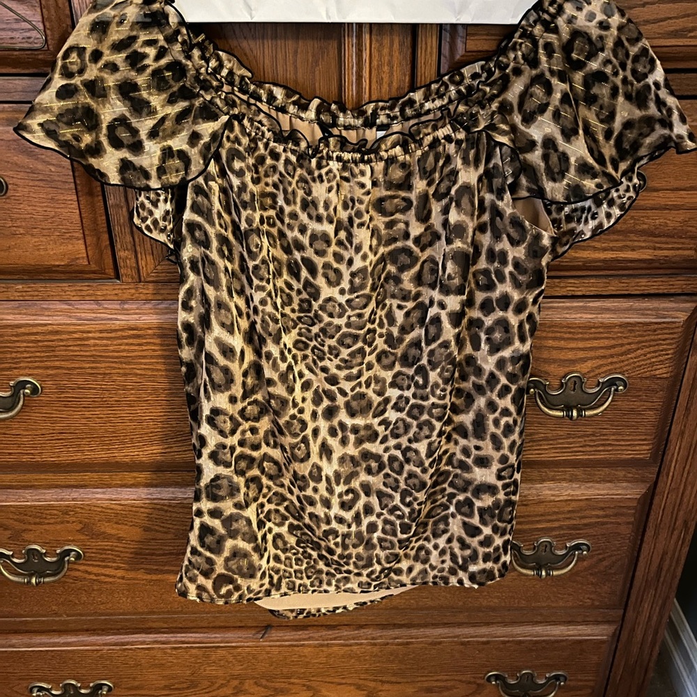 WHITE HOUSE BLACK MARKET NWT LEOPARD PRINT OFF THE SHOULDER SHORT SLEEVE BLOUSR